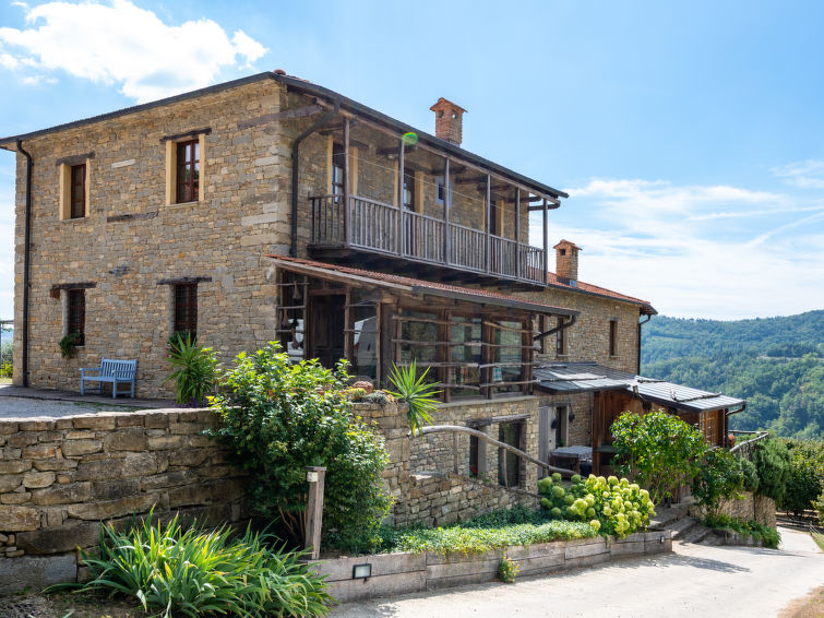Search and Stay destination Provincia di Cuneo, Piemonte - Italy from AU$ 630. Cascina Barroero