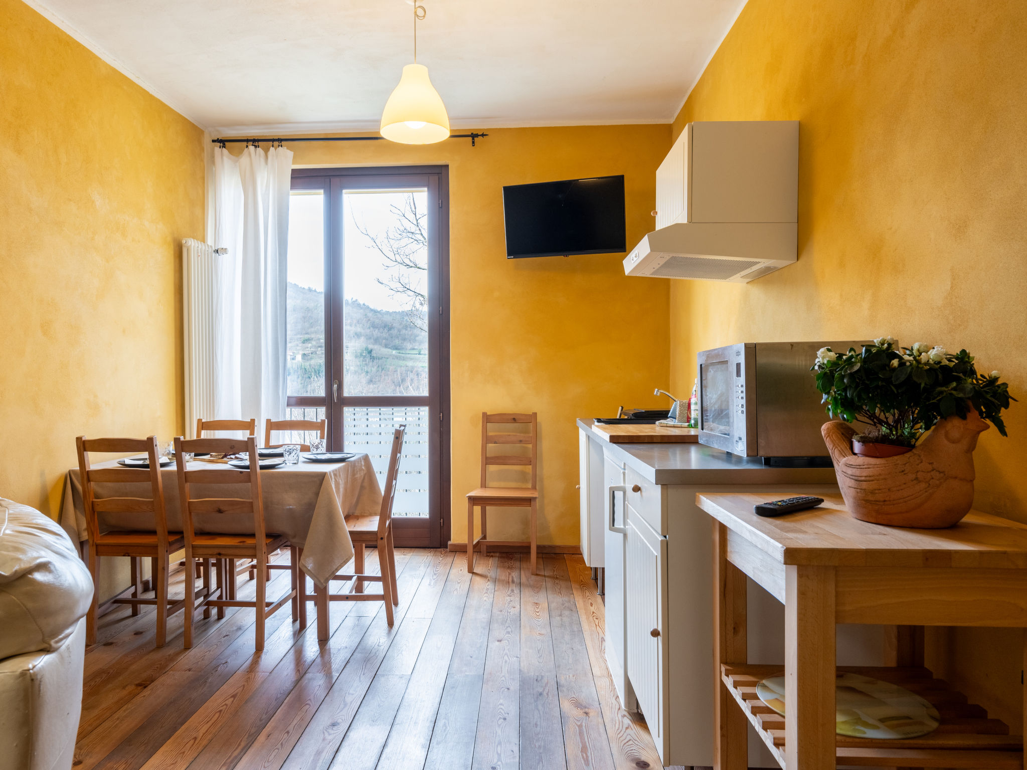 Kitchen / Dining Room