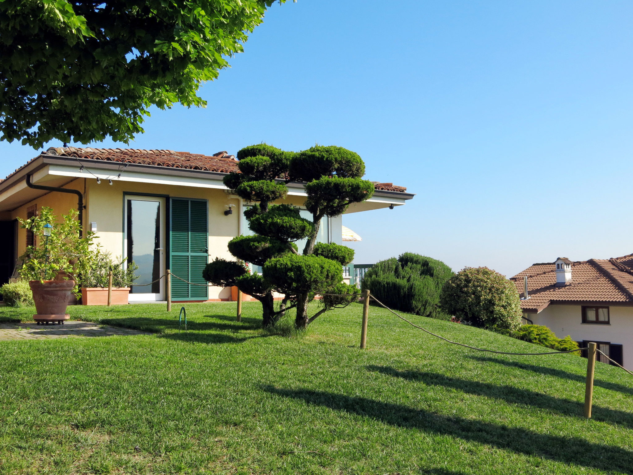 Search and Stay Destinations. Mobile Accommodation in Muscatel, Province of Cuneo - Piedmont - Italy