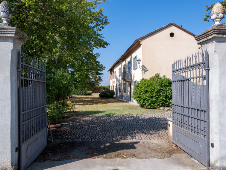 Search and Stay destination Provincia di Alessandria, Piemonte - Italy from AU$ 573. Marina