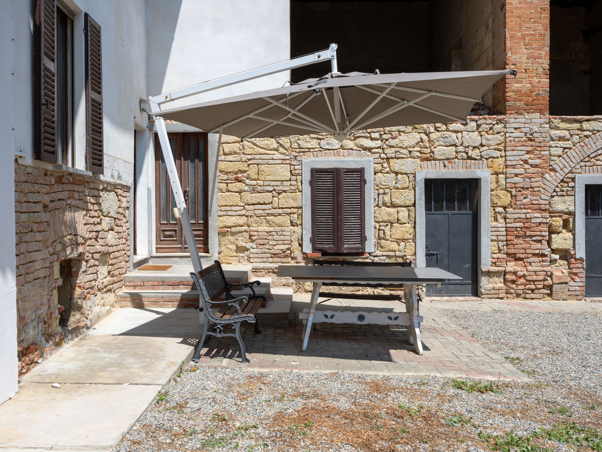 Il Borghetto-Outside