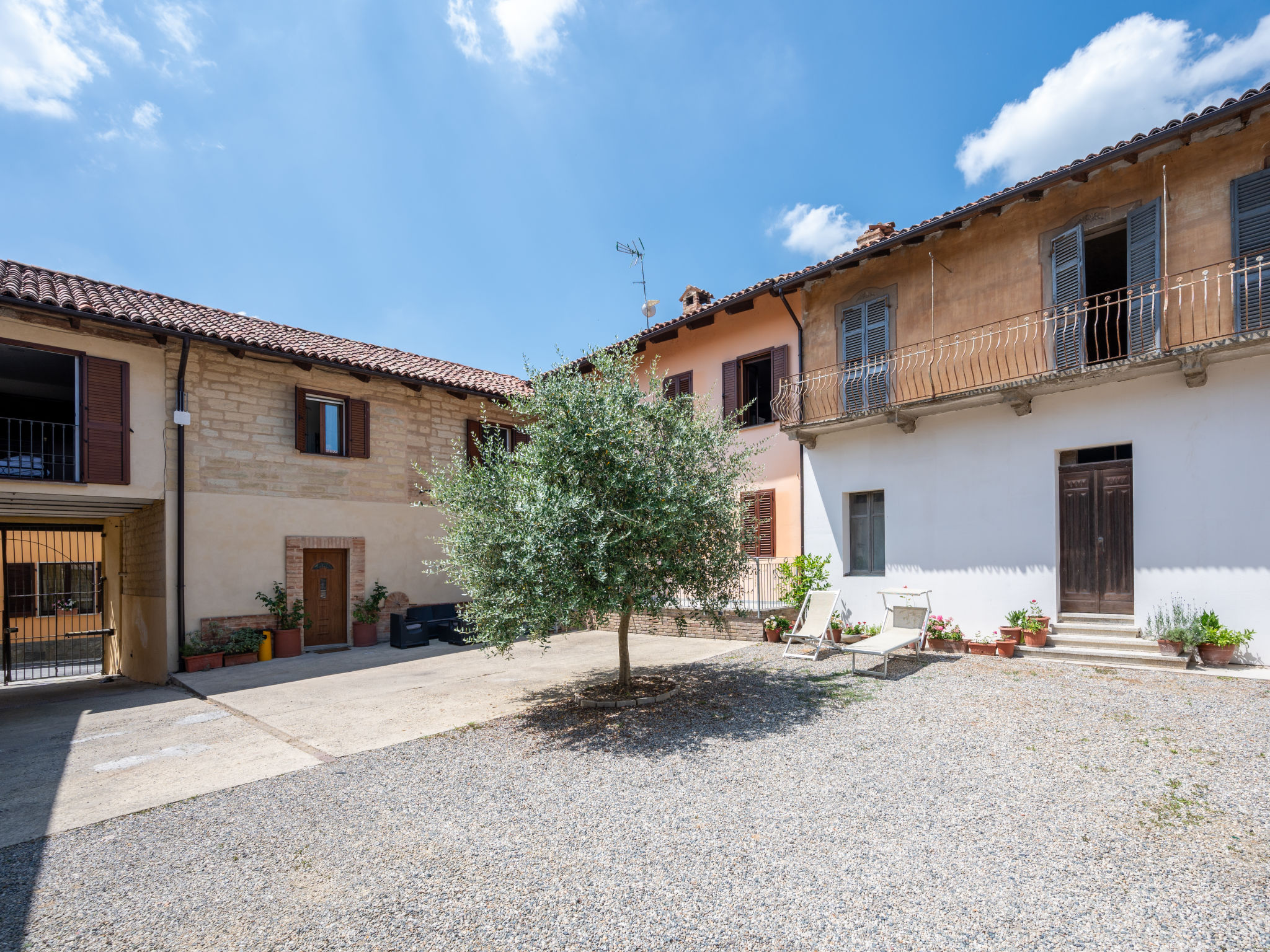 Il Borghetto-Outside
