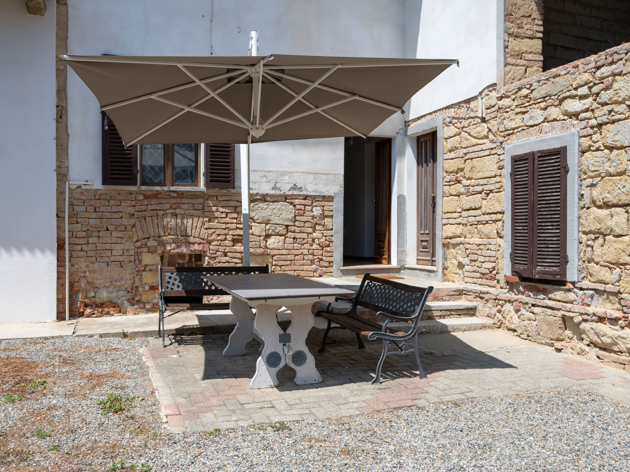 Il Borghetto-Outside