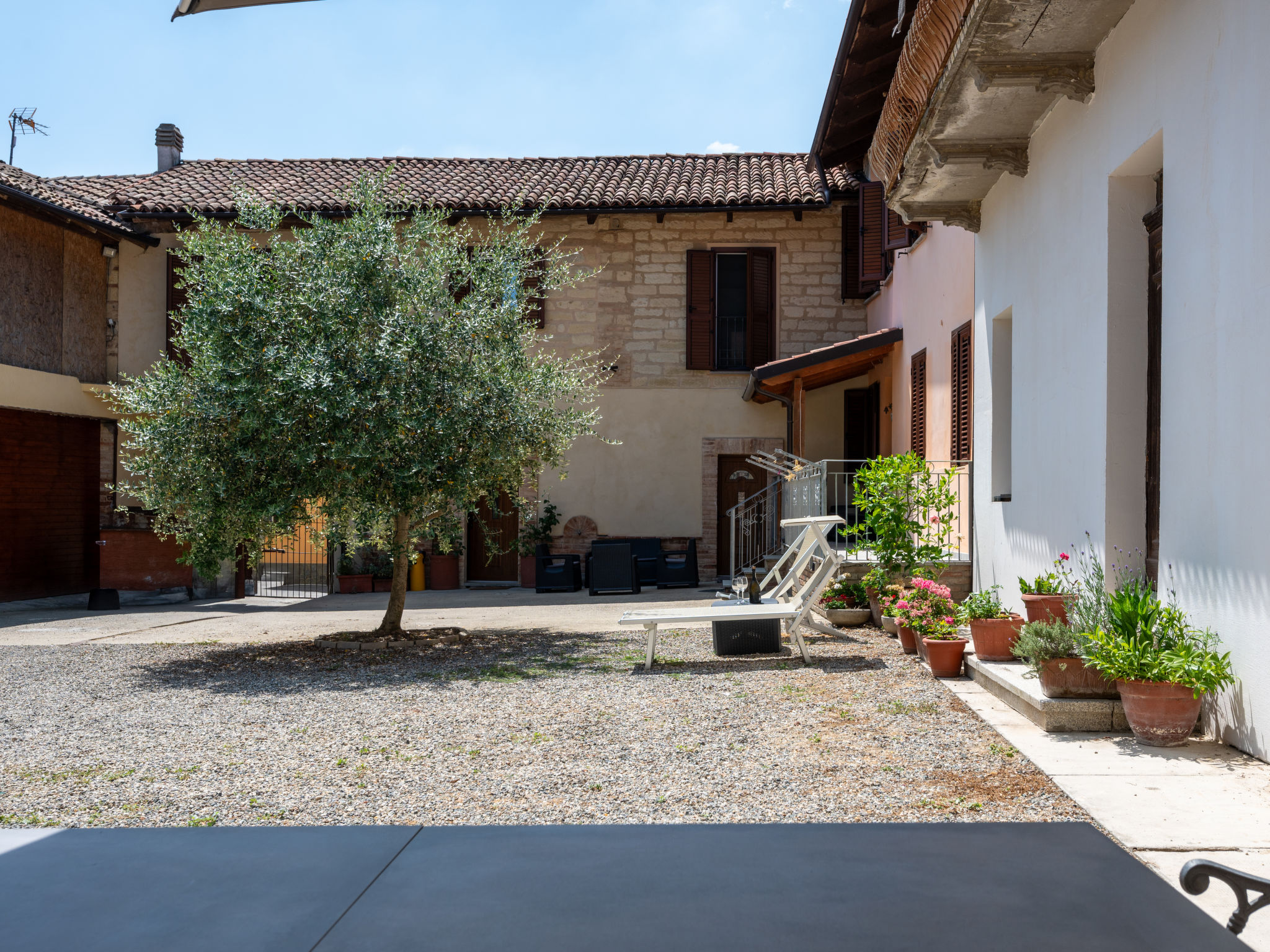 Il Borghetto-Outside
