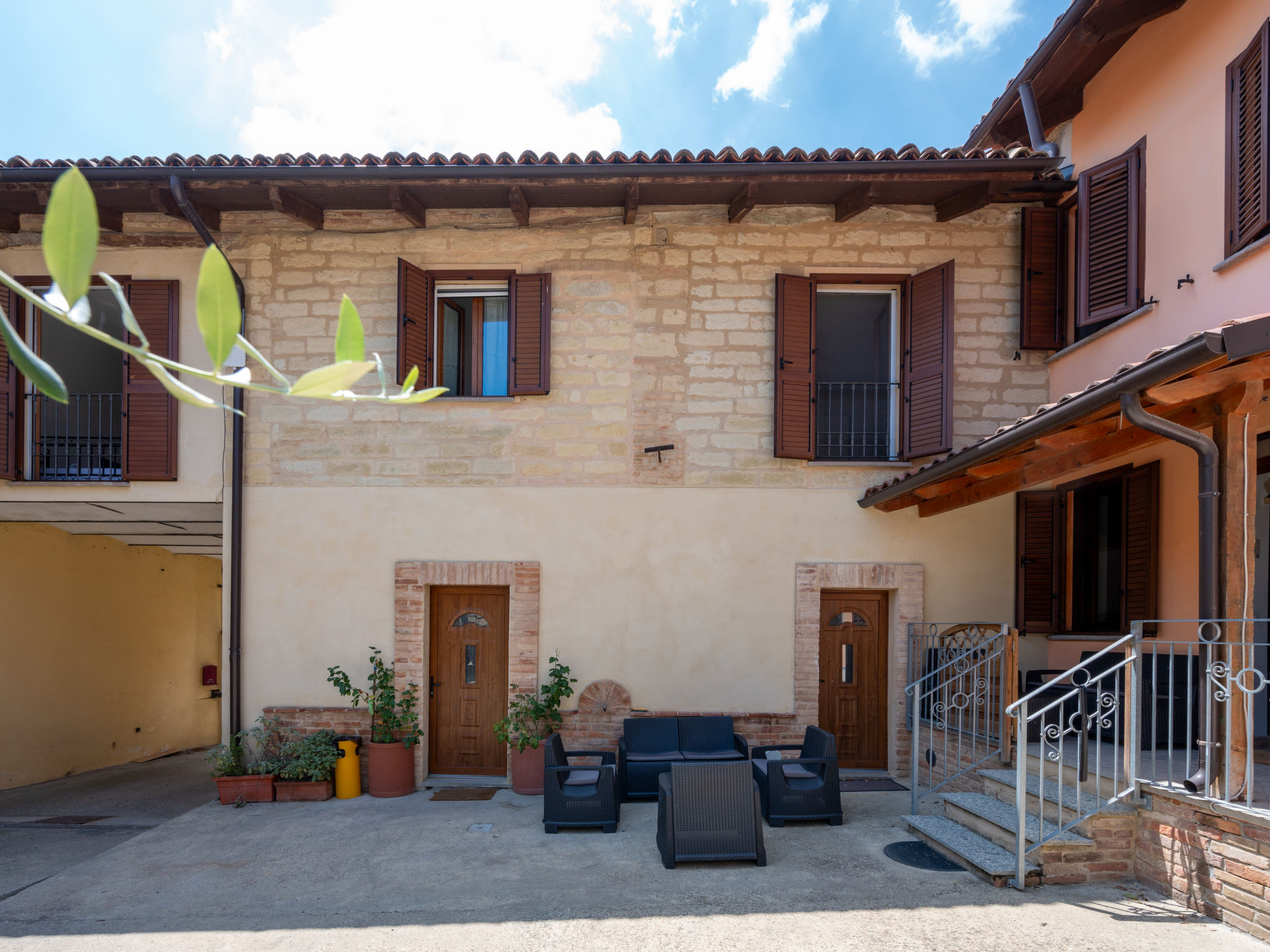 Il Borghetto-Outside
