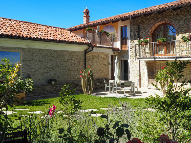 Search and Stay destination Provincia di Cuneo, Piemonte - Italy from AU$ 339. Casa Vacanza Cascina Lovera