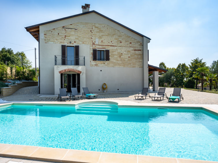 Privézwembad en ruimte voor 14 personen in Moncalvo in Italië