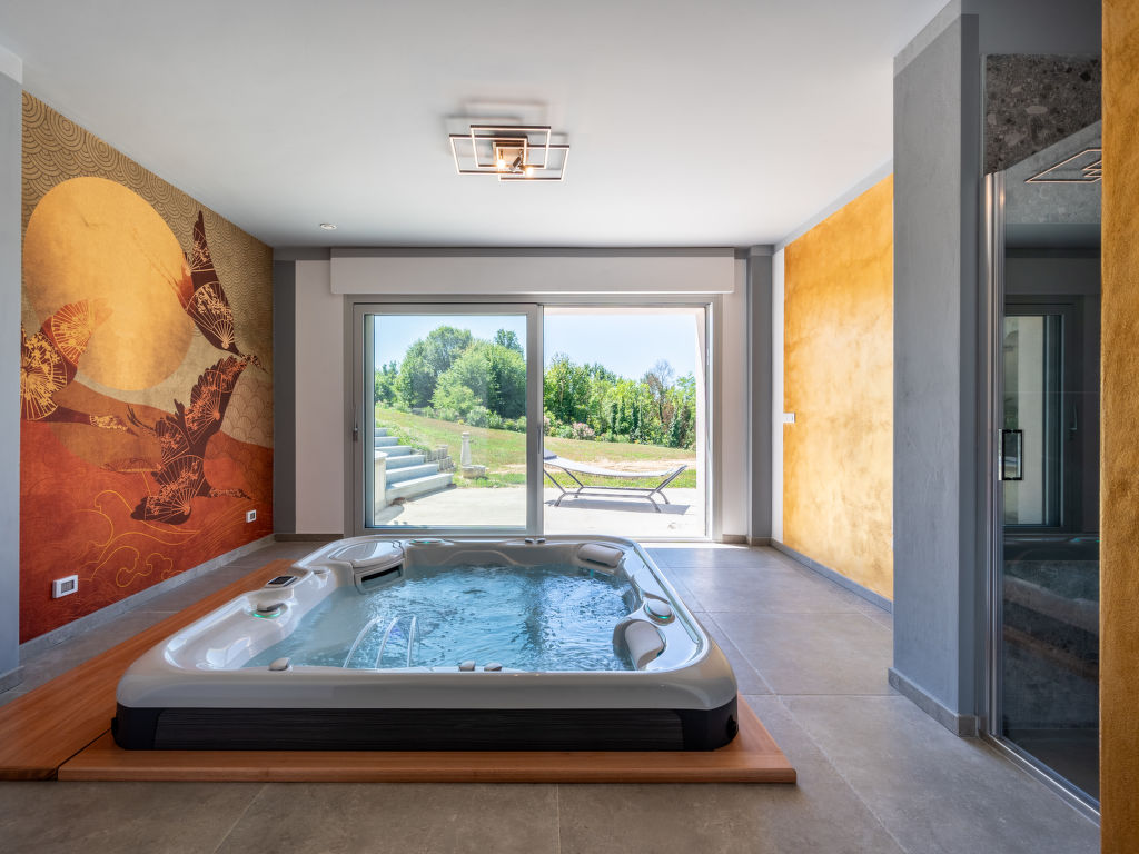 Pool Indoor