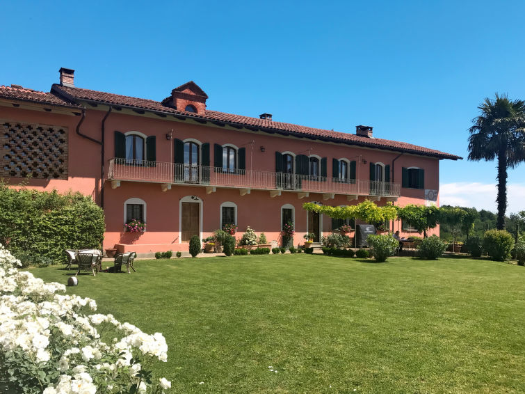 Search and Stay Destinations. Holidays Rentals in Soglio, Province of Asti - Piedmont - Italy