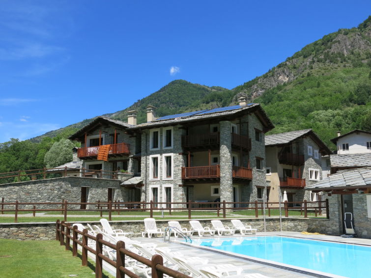 Search and Stay destination Calchesio, Piemonte - Italy from AU$ 236. Casa del Ponte