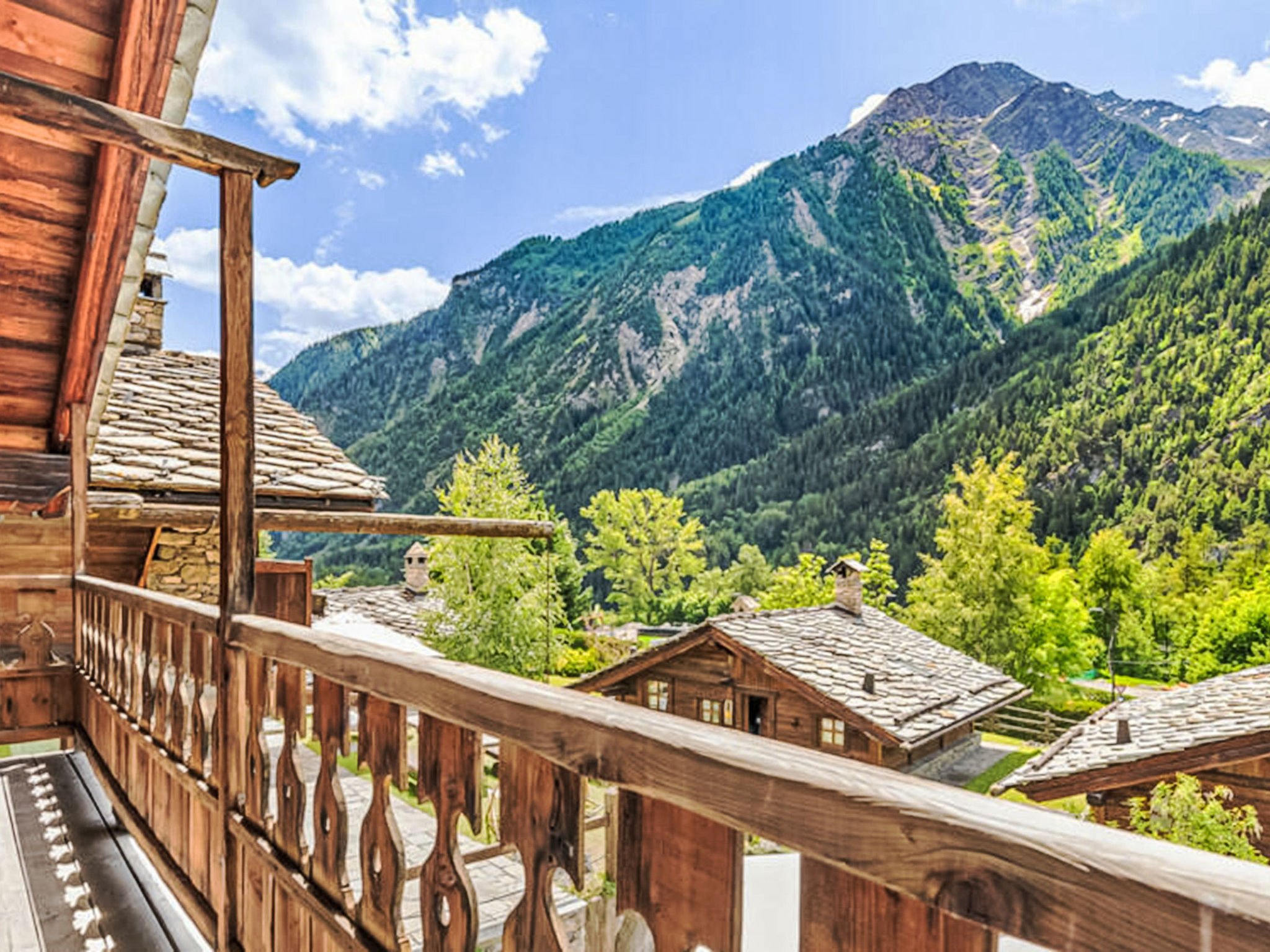 4BR Chalet - Resort Au Coeur Des Ne - Buiten