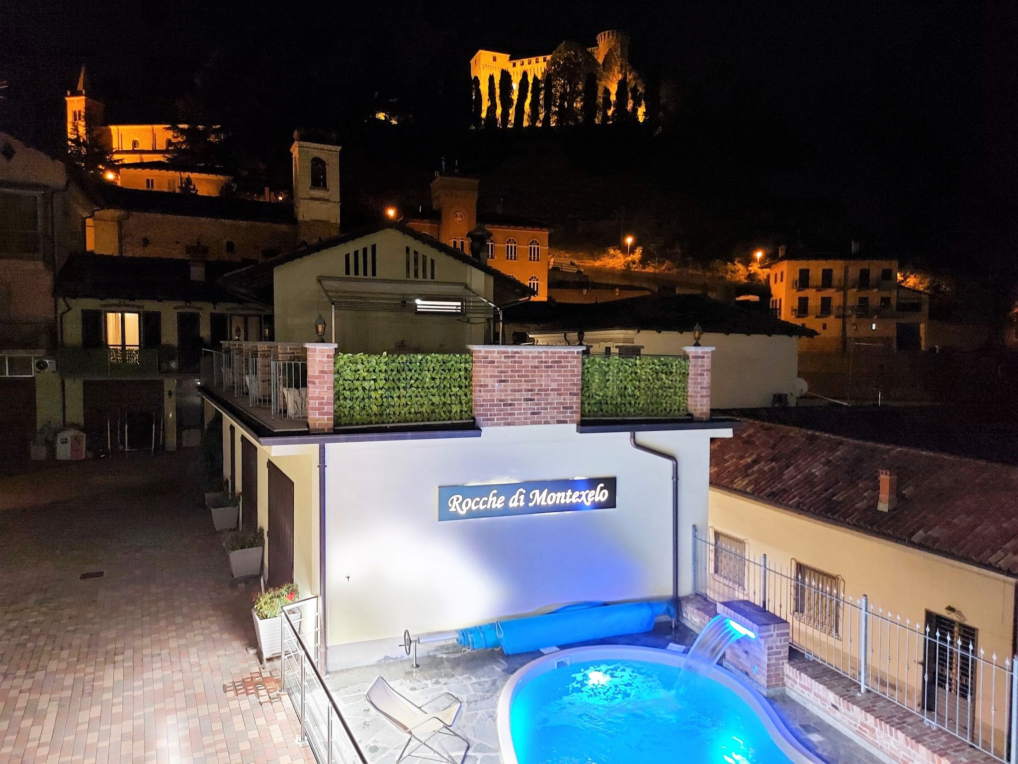 Ferienhaus in Monticello D%$&Alba (Italien) und 1 Hund erlaubt