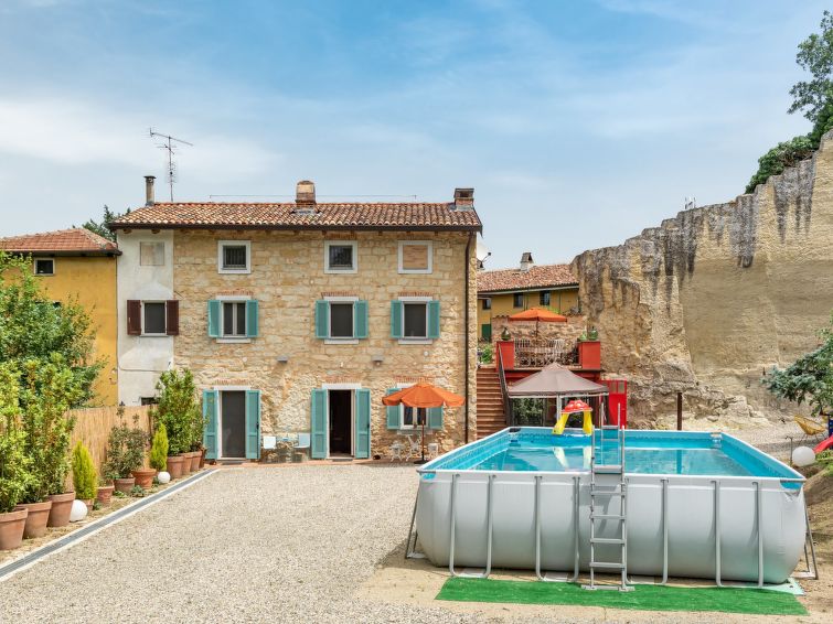 Search and Stay destination Località Orti, Piemonte - Italy from AU$ 300. La Tartufa