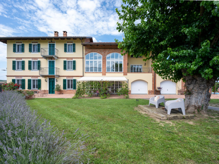 Search and Stay destination Provincia di Asti, Piemonte - Italy from AU$ 595. La Bell'aria