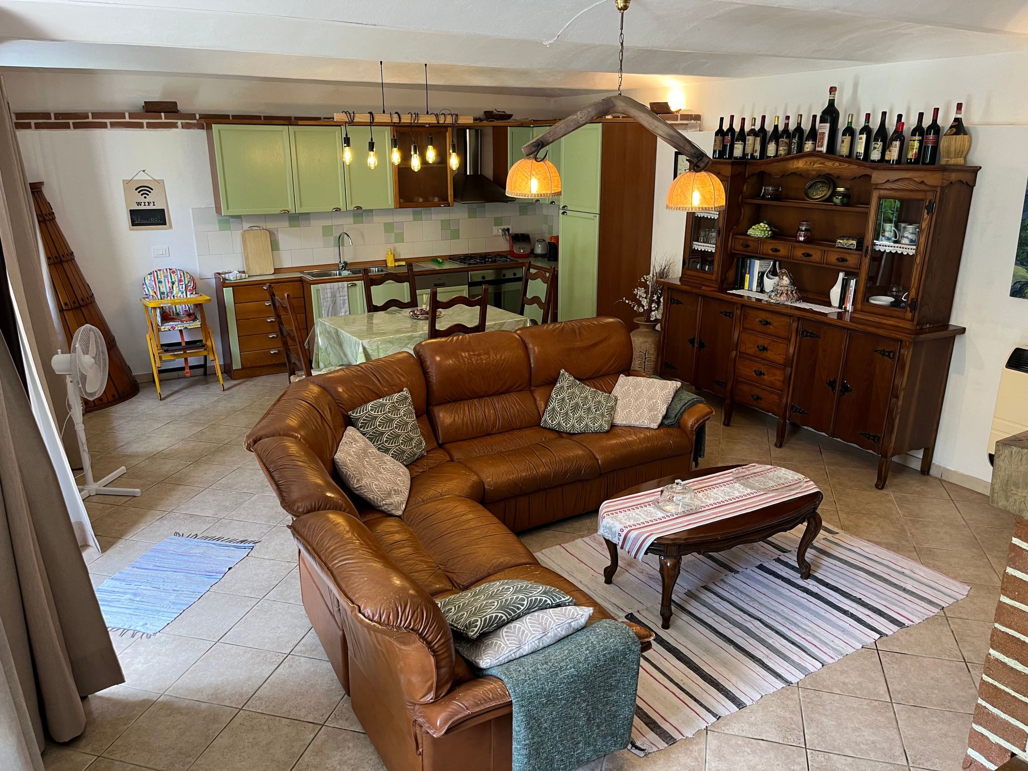 Discover the charm and comfort of staying in this cosy flat in Castellero, located in the heart of Piedmont. Ideal for accommodating up to 5 persons, this residence offers a perfect retreat for famili..