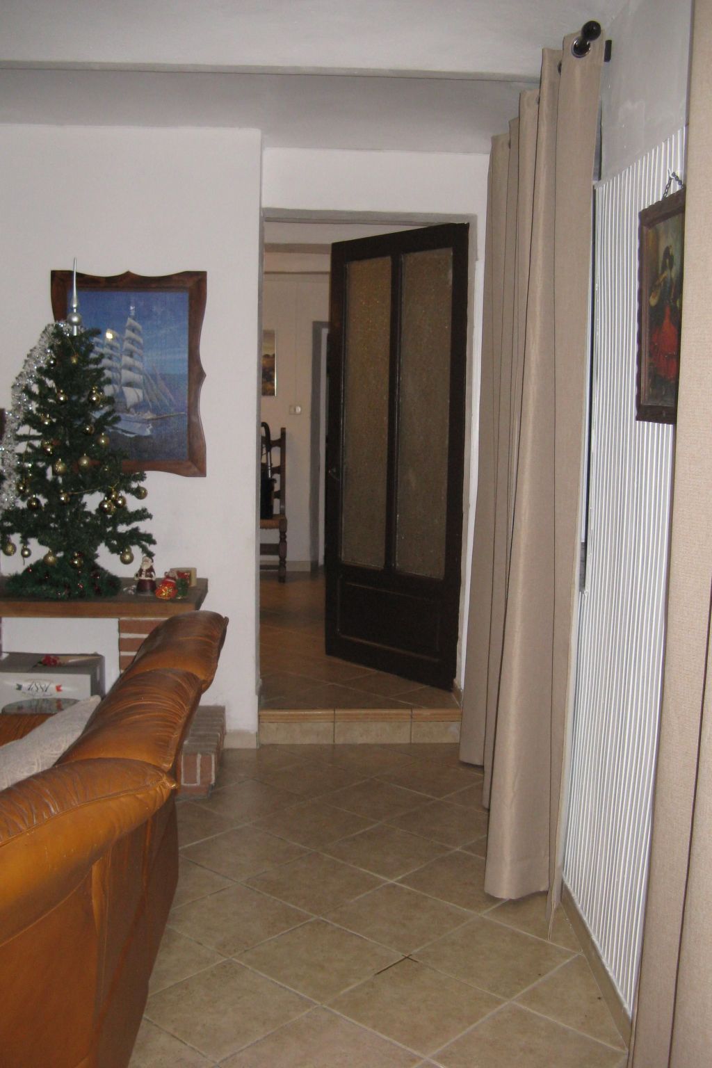 Typisches Bauernhaus mit holzbefeuertem Kamin-Inside