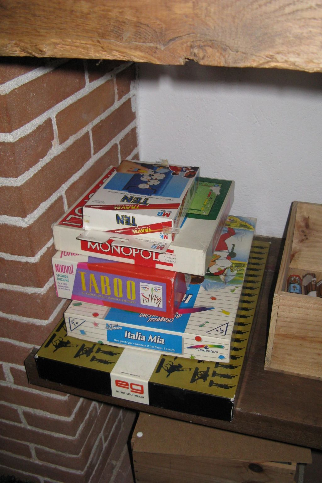 Typisches Bauernhaus mit holzbefeuertem Kamin-Inside