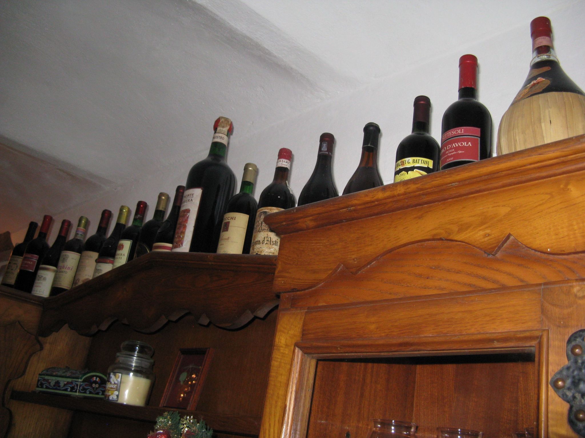 Typisches Bauernhaus mit holzbefeuertem Kamin-Inside