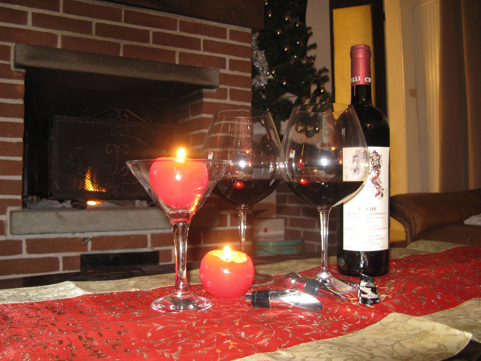 Typisches Bauernhaus mit holzbefeuertem Kamin-Inside