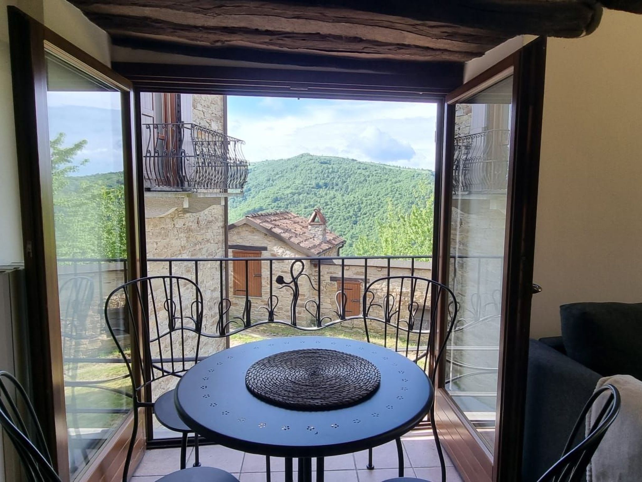 Cascina Bricco 'Ein Balkon in den Alpen-Drinnen