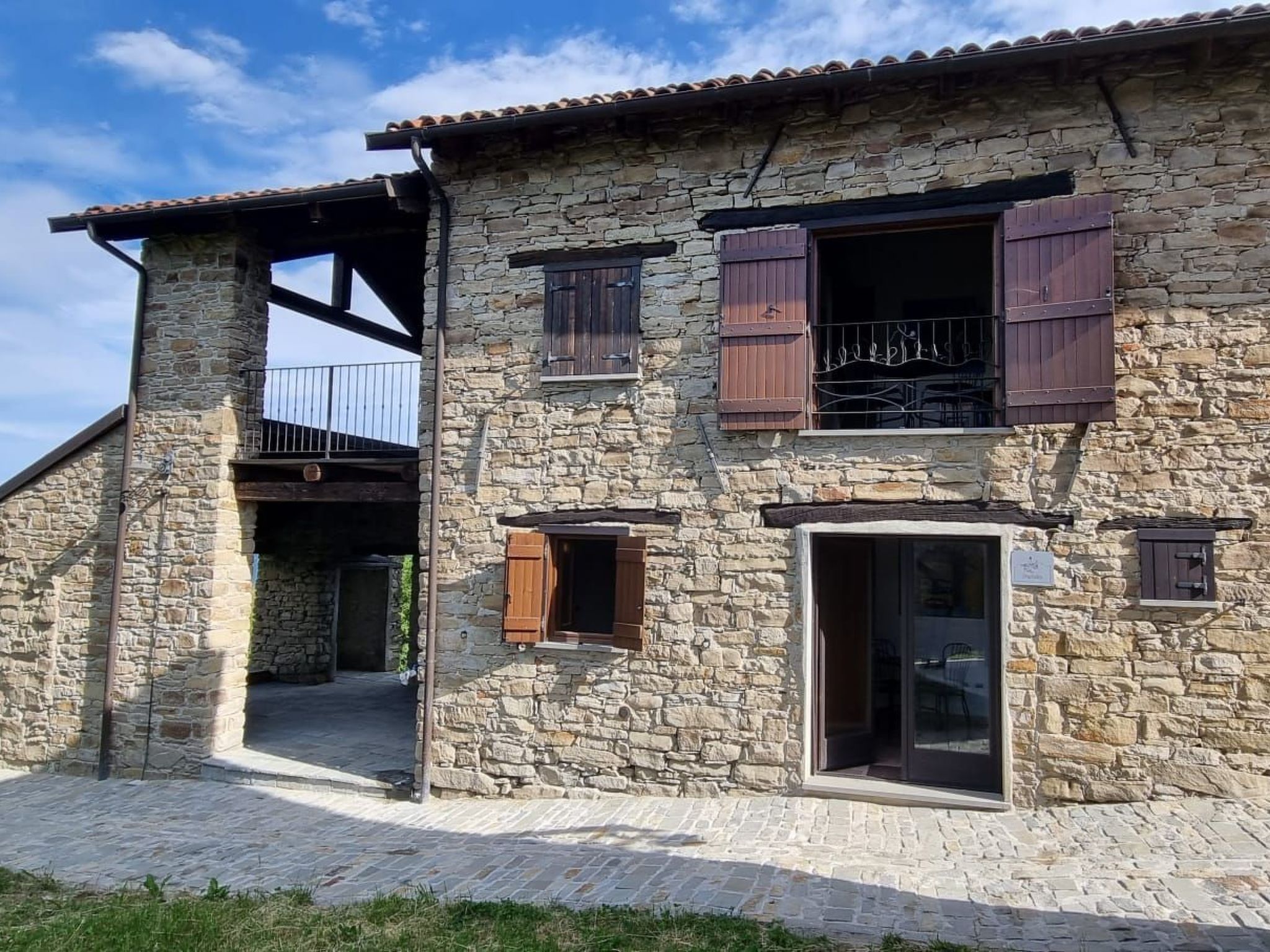 Cascina Bricco 'Ein Balkon in den Alpen-Drinnen