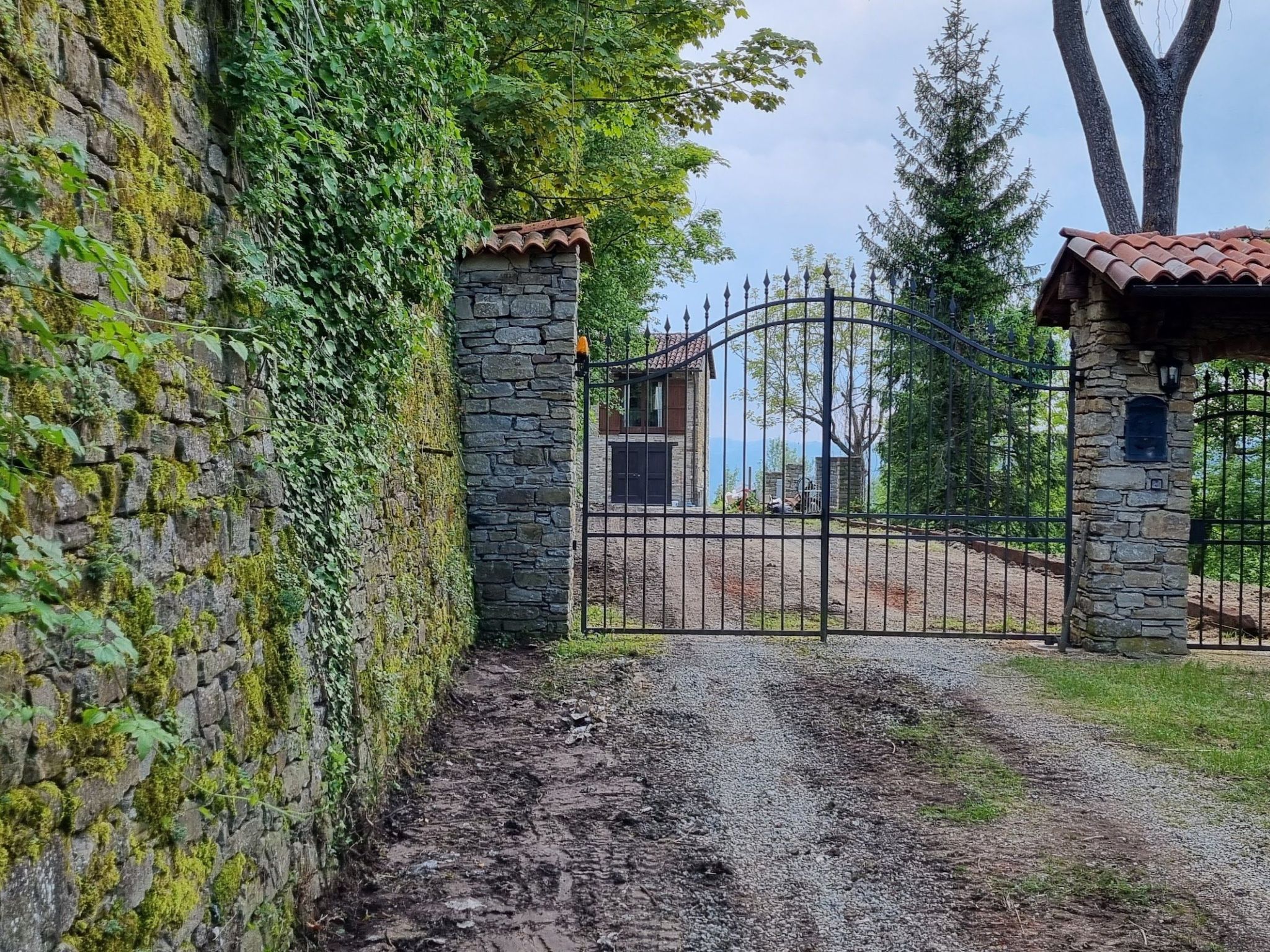 Cascina Bricco 'Ein Balkon in den Alpen-Drinnen