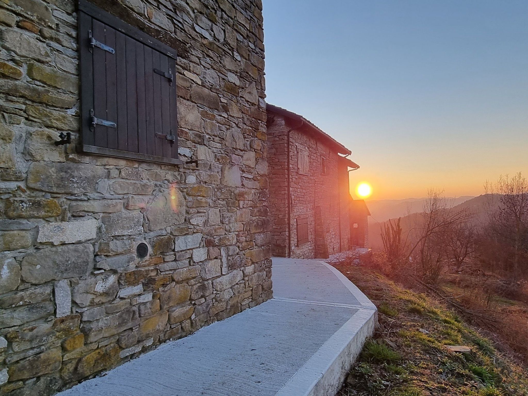 Cascina Bricco 'Ein Balkon in den Alpen-Drinnen