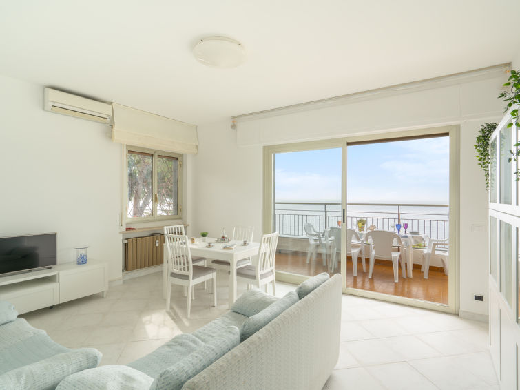 Centraal gelegen appartement in Ventimiglia met zeezicht in Ventimiglia