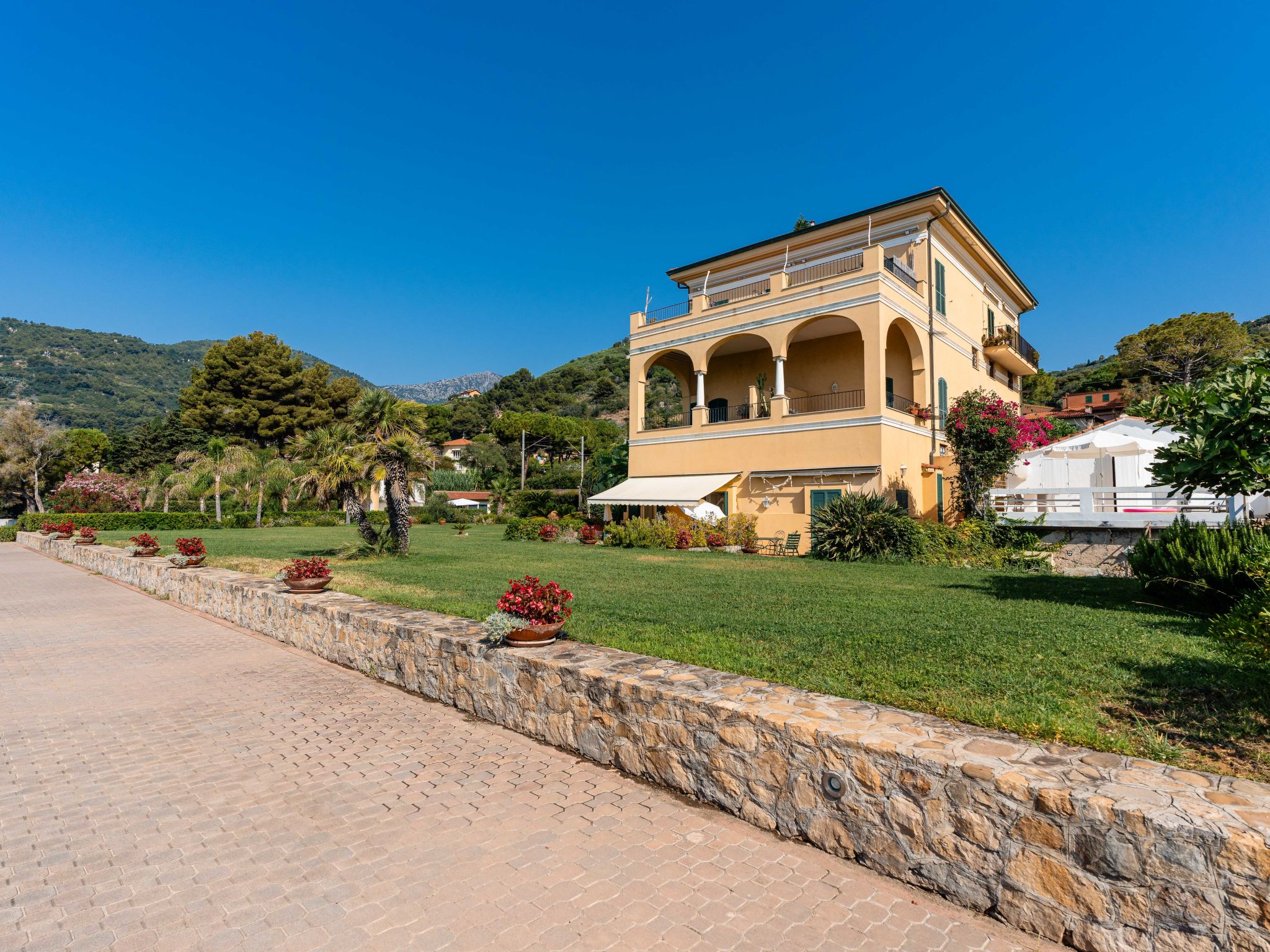 Loggia sul mare-Buiten