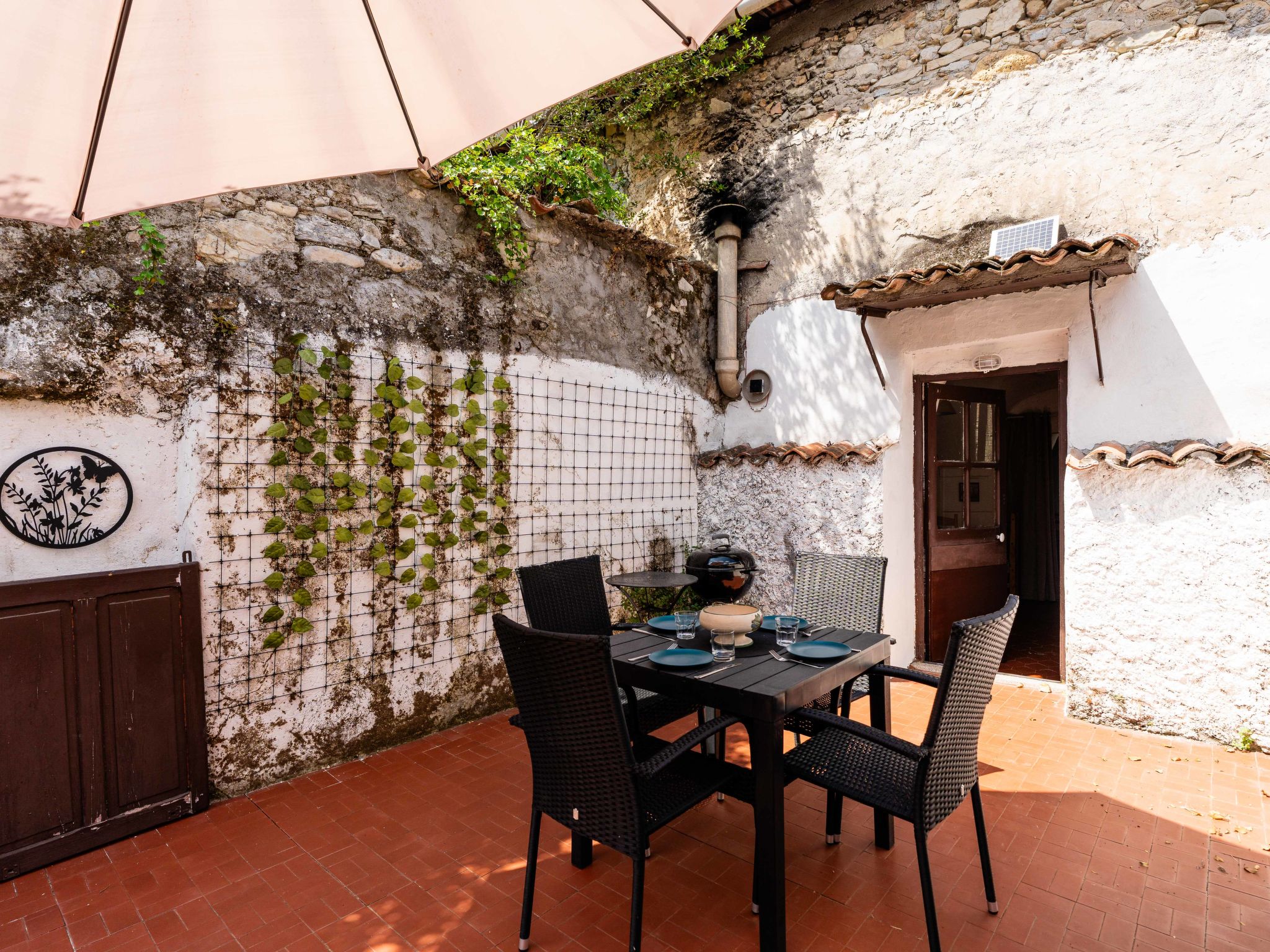 Torri House - Buiten