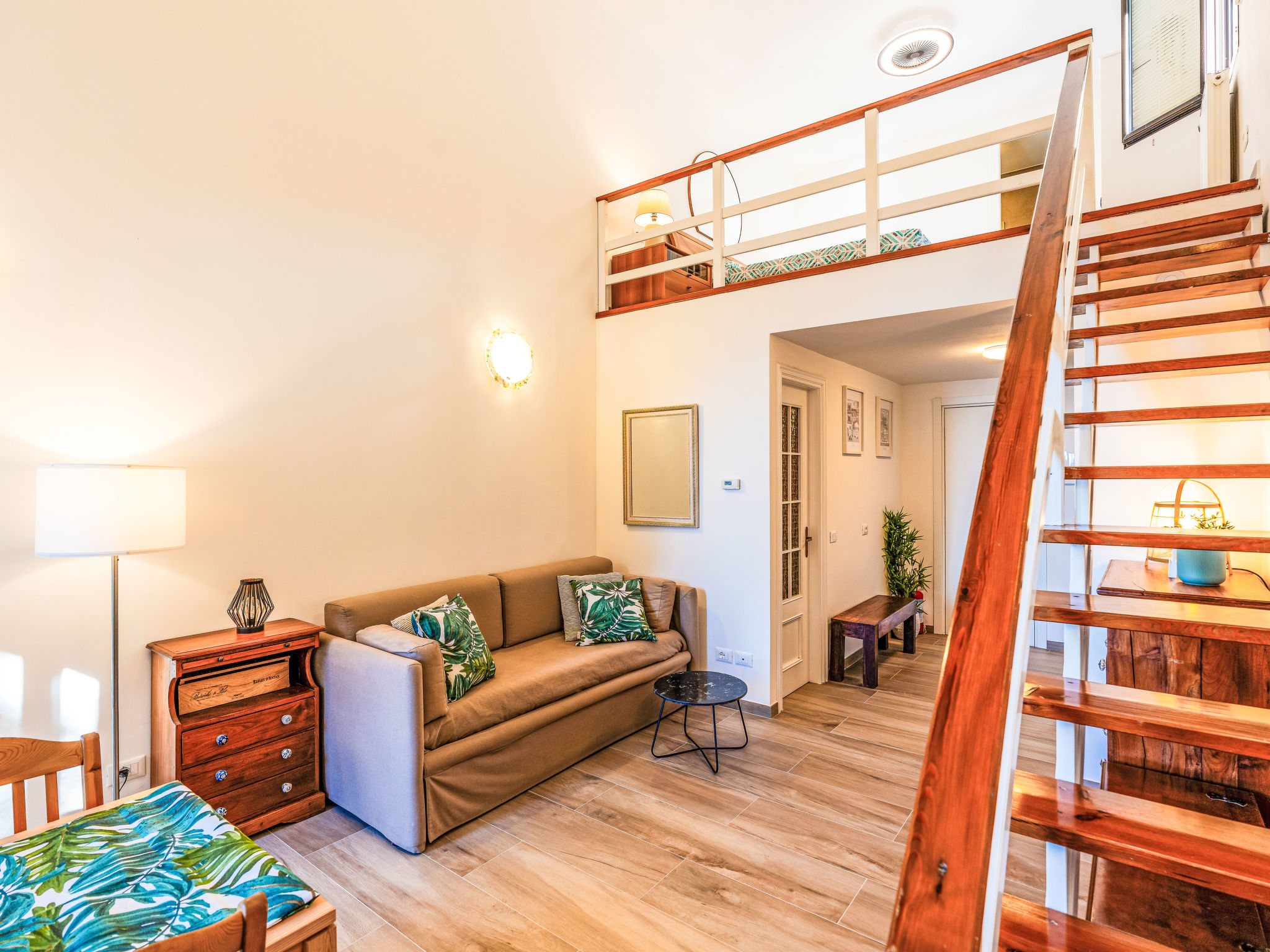 Beautiful Seaview-Binnen