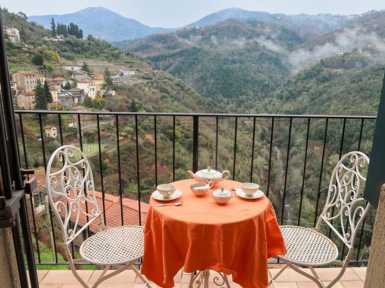 Search and Stay Destinations. Holidays Rentals in Apricale, Province of Imperia - Liguria - Italy