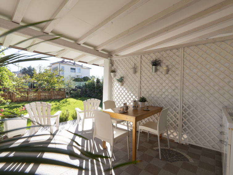 Search and Stay destination Vallecrosia, Liguria - Italy from AU$ 144. Marina 2