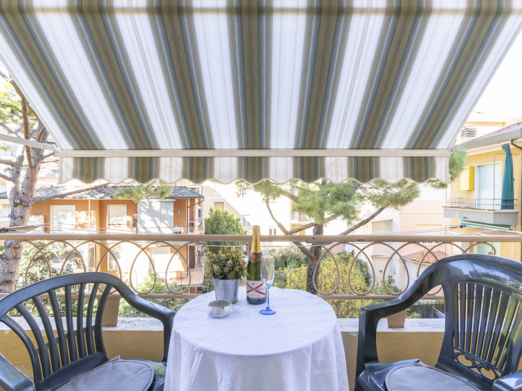 Search and Stay destination Sanremo, Liguria - Italy from AU$ 233. Imperatrice (SRM127)