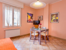 Licht appartement Floki op 1 km van het zandstrand in Sanremo - thumbnail 1