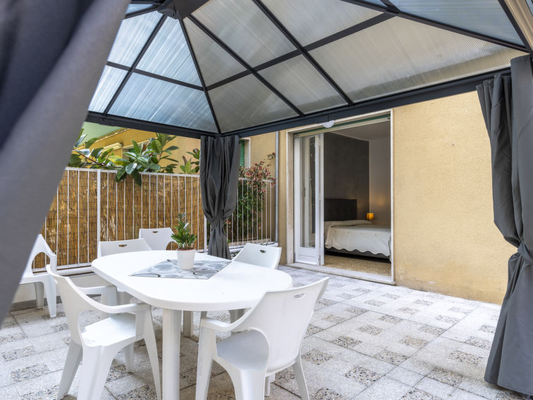 Search and Stay destination Sanremo, Liguria - Italy from AU$ 250. Giardino al Mare