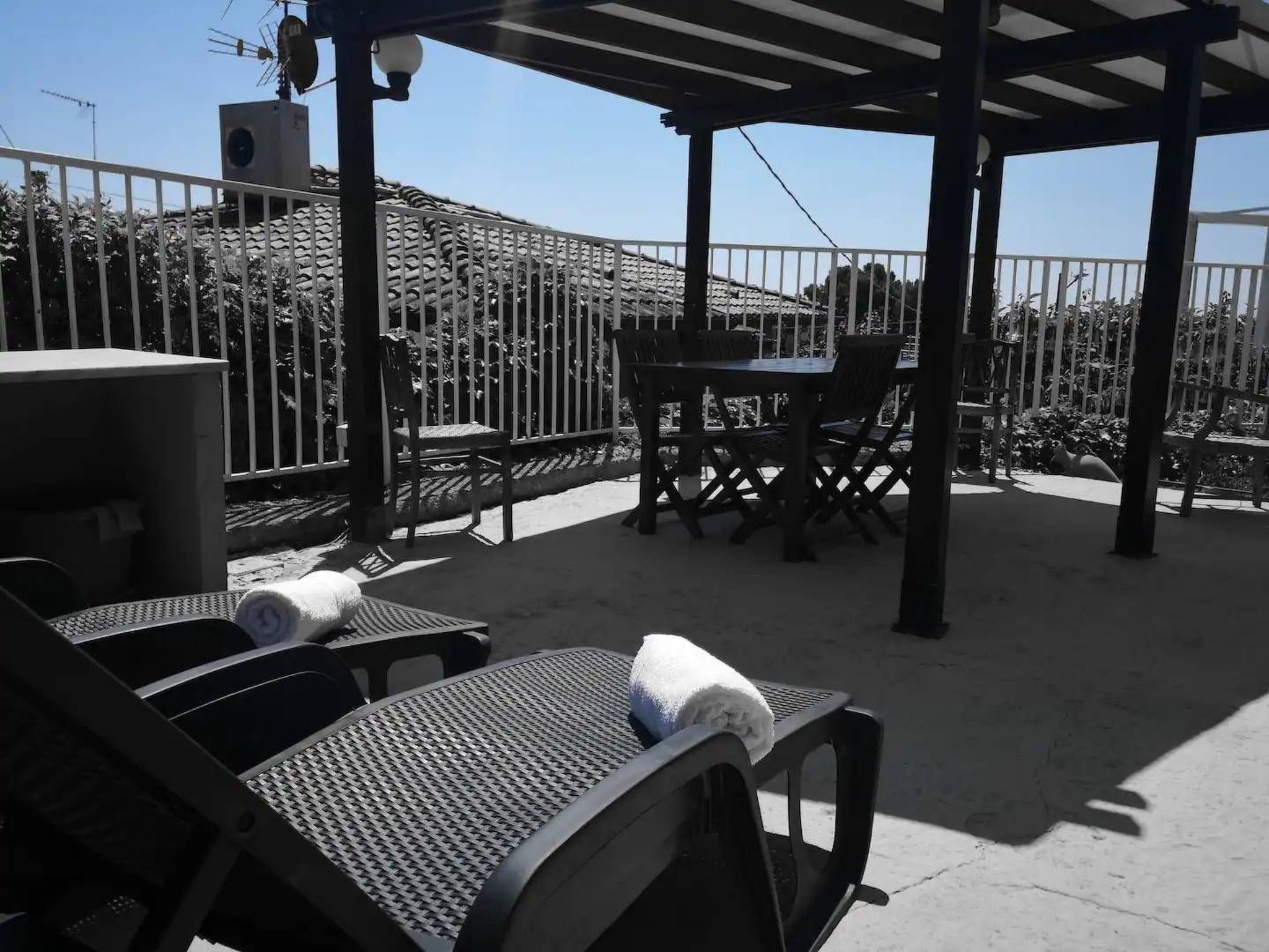 Wohnung mit Garten, wenige Minuten vom Meer entfernt-Image-tags.info