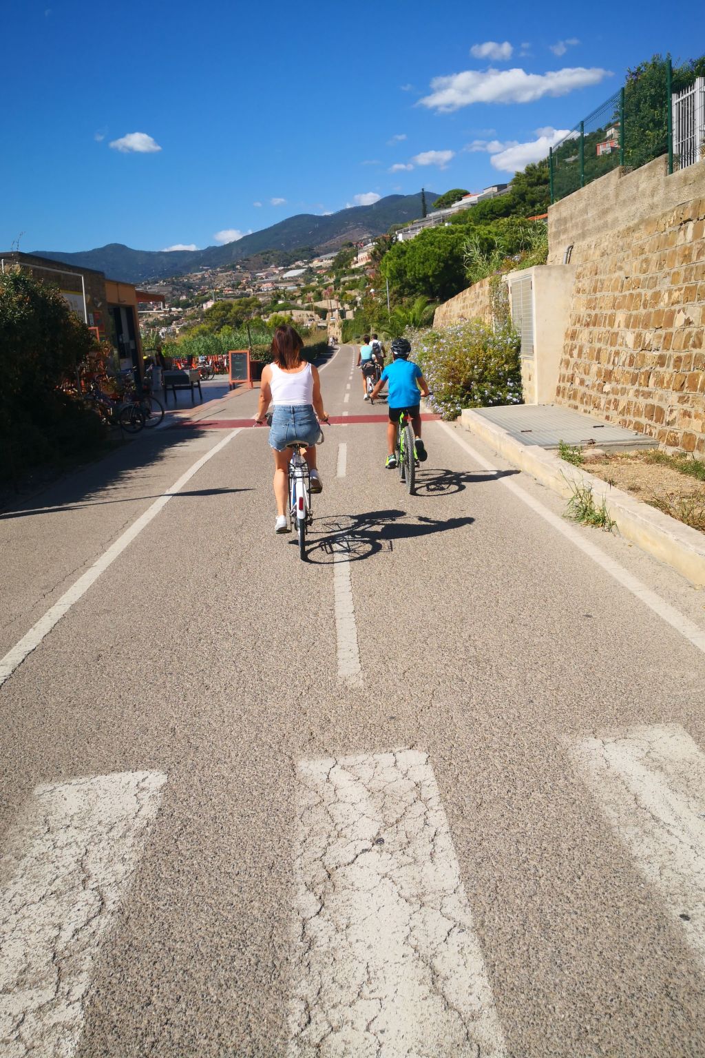 Wohnung mit Garten, wenige Minuten vom Meer entfernt-Image-tags.info