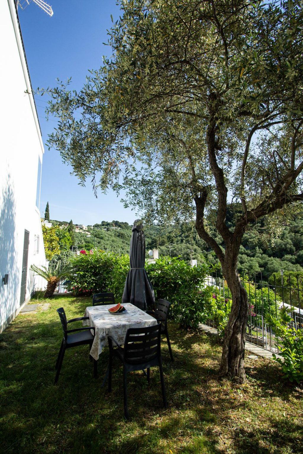 Komfortable Ferienwohnung in Cervo mit Garten-Dedans