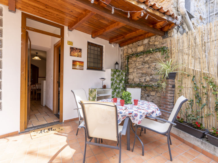 Search and Stay destination Pompeiana, Liguria - Italy from AU$ 213. La Casetta