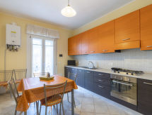 Op 450 m van zee: ruim appartement voor 6 personen in Riva Ligure - thumbnail 3