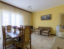 Op 450 m van zee: ruim appartement voor 6 personen in Riva Ligure - thumbnail 6