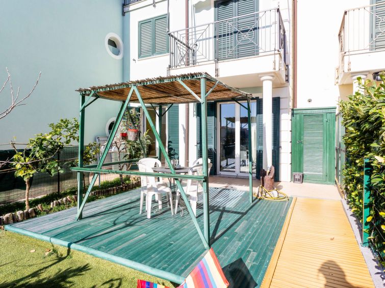 Search and Stay destination Riva Ligure, Liguria - Italy from AU$ 254. Azzurra
