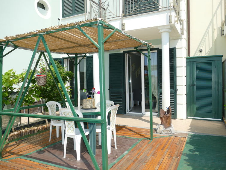 Search and Stay destination Riva Ligure, Liguria - Italy from AU$ 224. Azzurra