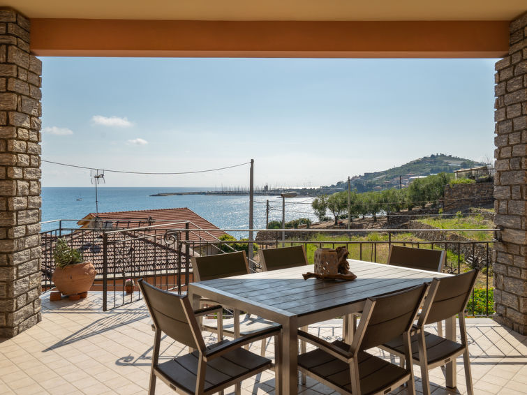 Vakantiehuis Irma: op 500 m van zee in Santo Stefano al Mare in Santo Stefano al Mare