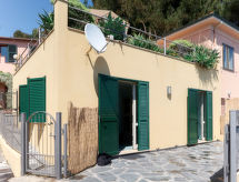 Vrijstaand vakantiehuis met zeezicht in Santo Stefano al Mare - thumbnail 6