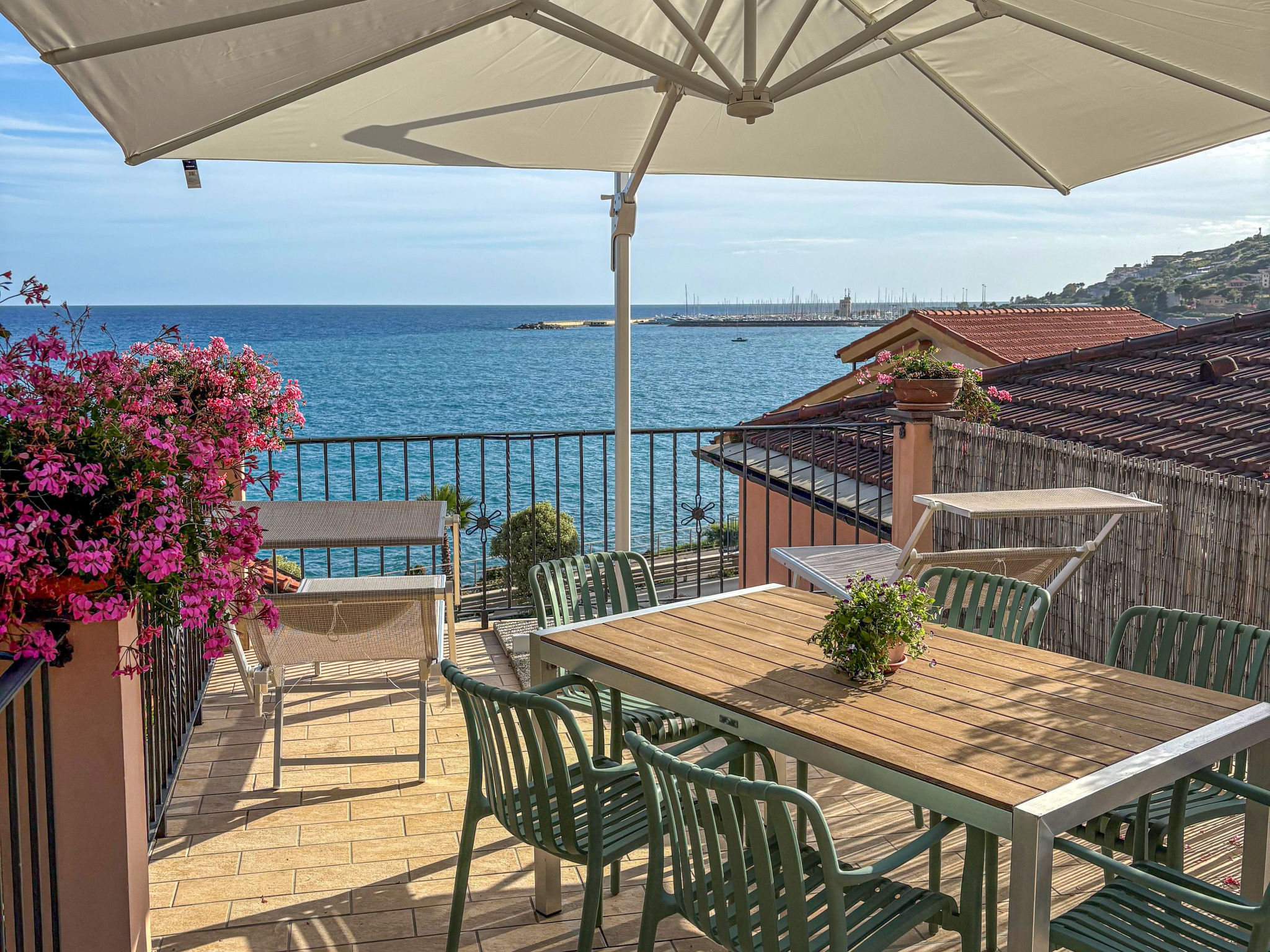 Terrazzo sul Mare - Buiten