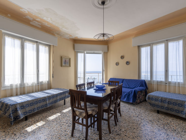 Search and Stay destination Santo Stefano al Mare, Liguria - Italy from AU$ 287. Iris