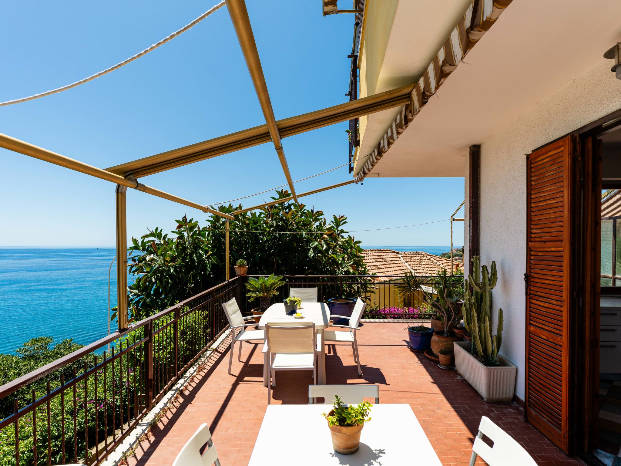 La Terrazza-Outside