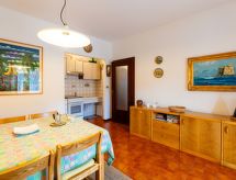 Dream House: Elegant appartement op 100 meter van zee in Santo Stefano - thumbnail 4